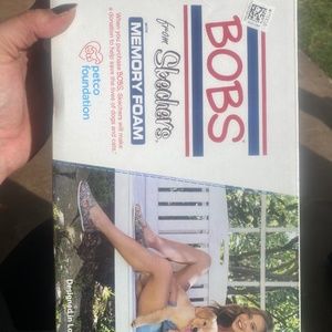 Bob sketchers tennis shoes